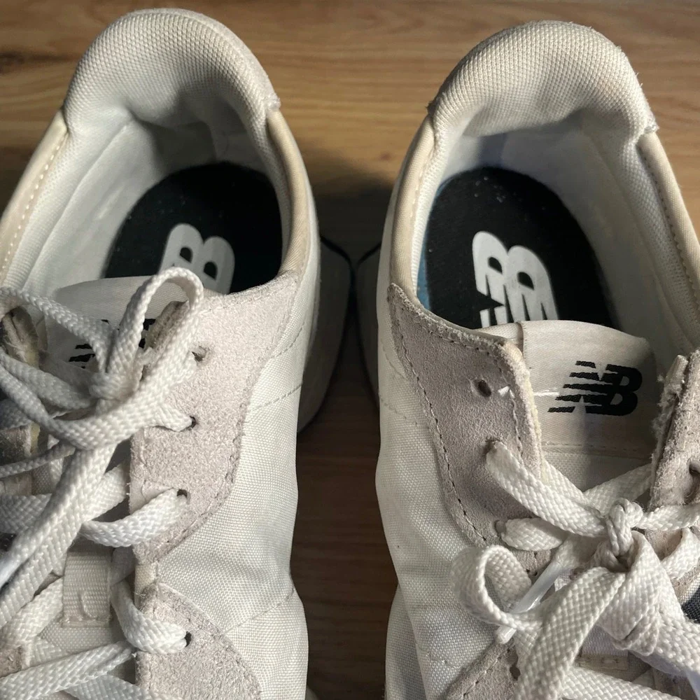 New Balance 327 - Womens 9 - Sea Salt/Black Athletic Running Walking *READ